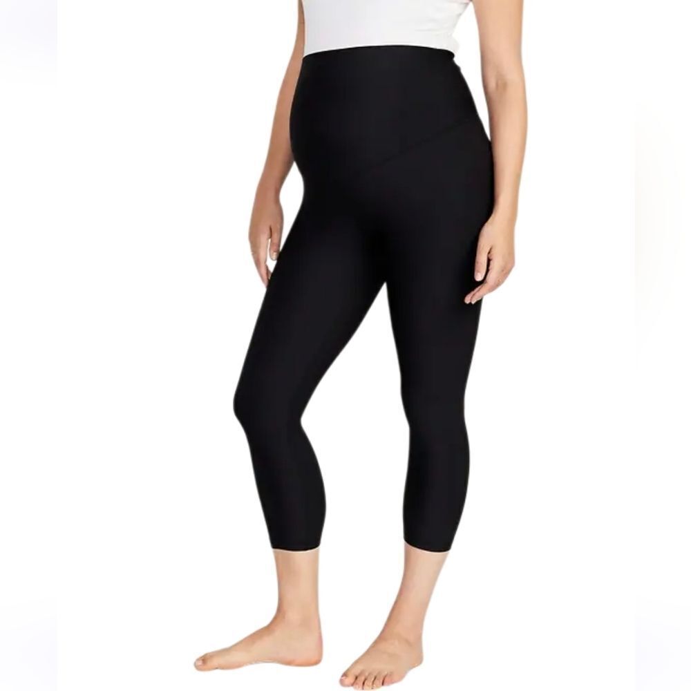 Old Navy Active Black Crop Maternity Leggings Size Medium